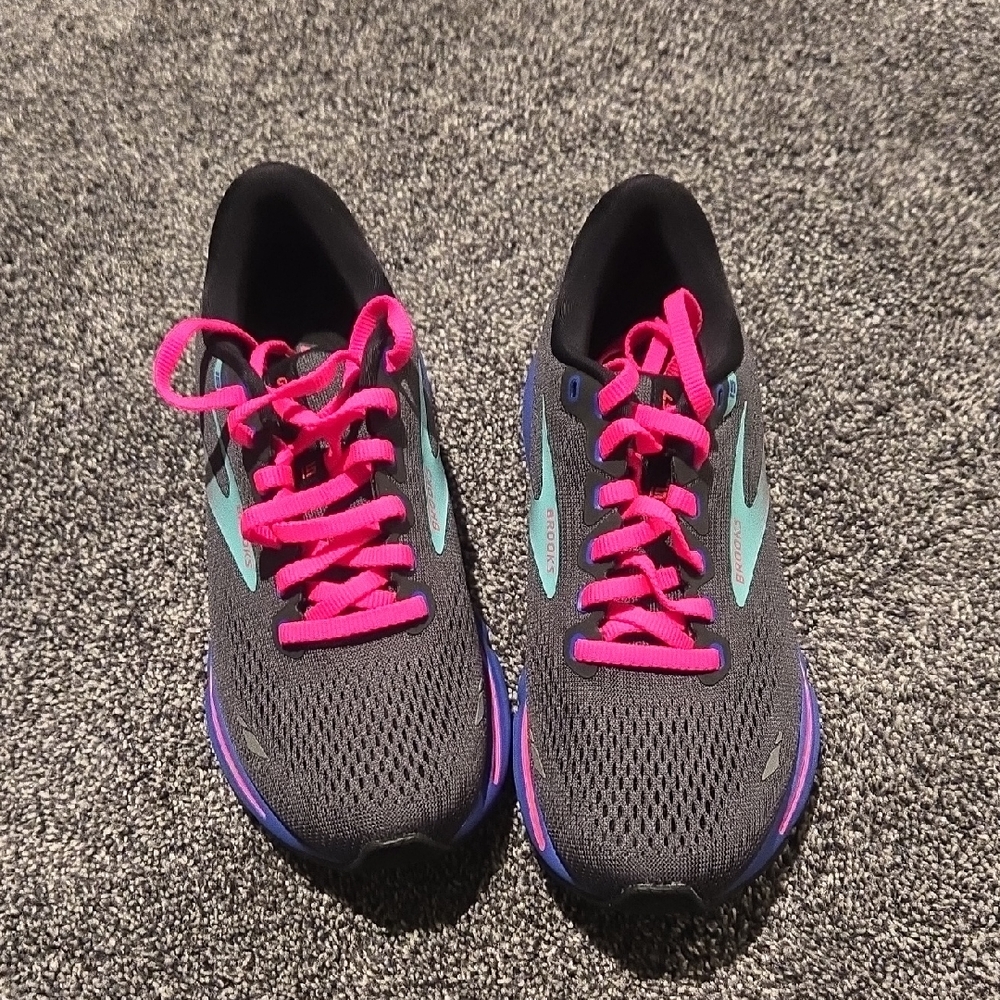 Brooks Women's Sneakers - Black, Pink, and Blue